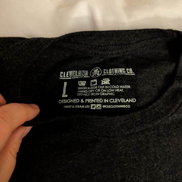 Cleveland Clothing Co Large Tee - Picture 2 of 4